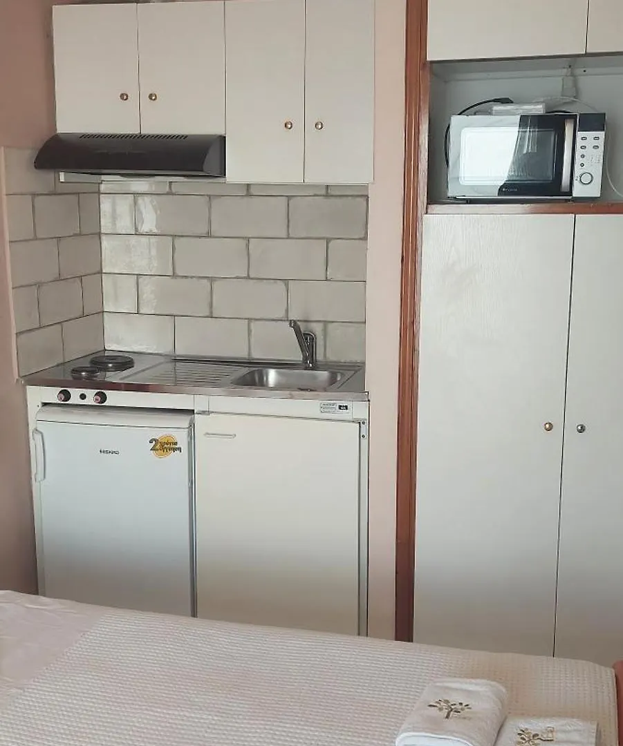 Seaside Studios Paralia Dionysiou Apartment